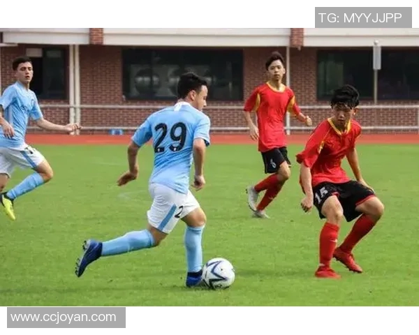 杭州足球队在锦标赛积分榜上以90分稳居第一名展现强大实力 杭州足球队在锦标赛积分榜上以90分稳居第一名展现强大实力